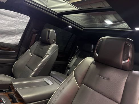Used 2023 Cadillac Escalade ESV Premium Luxury w/ LPO, Floor Liner Package AWD/4WD image 31