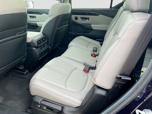 Used 2024 Honda Pilot Touring image 24