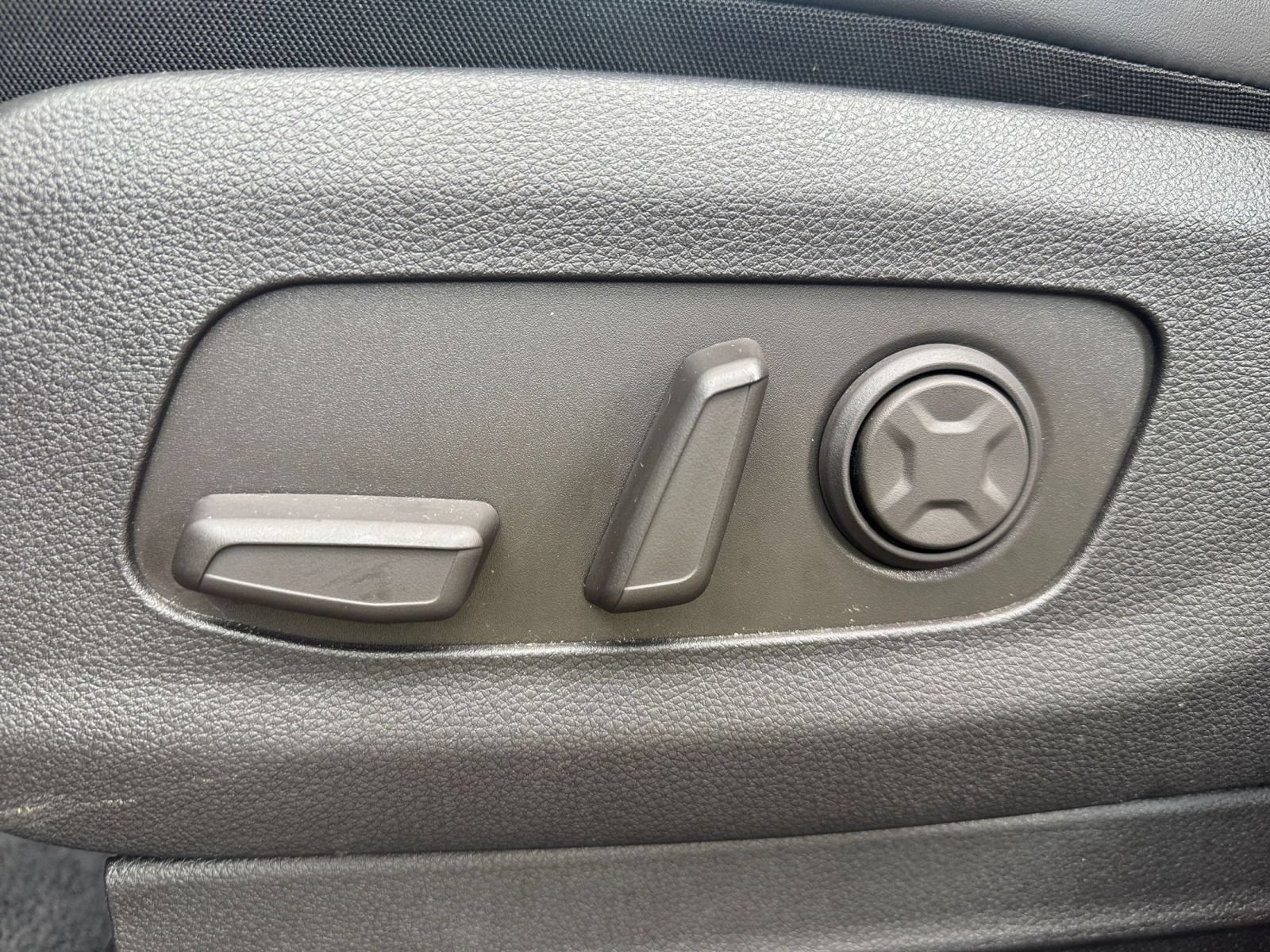 Used 2026 Kia Carnival FWD image 22