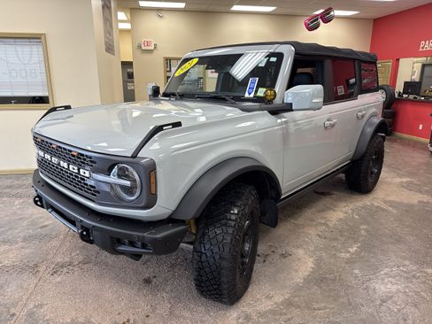 Used 2021 Ford Bronco Badlands AWD/4WD image 3