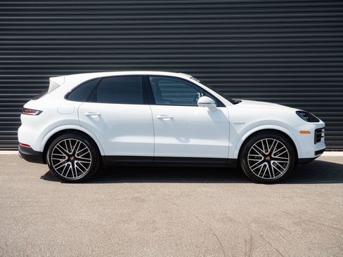 Certified 2026 Porsche Cayenne E-Hybrid AWD/4WD image 29