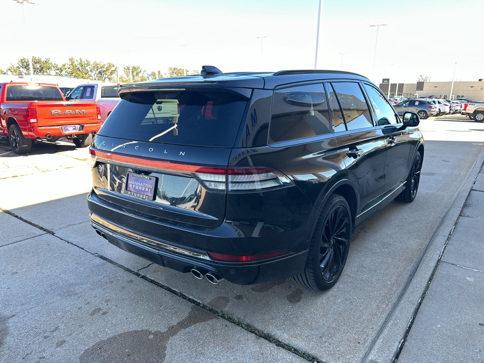 Used 2025 Lincoln Aviator Reserve w/ Jet Appearance Package AWD/4WD image 10