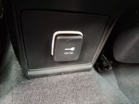Certified 2022 Jeep Compass Limited w/ Sun and Sound Group AWD/4WD image 10