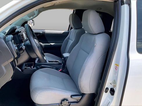 Used 2019 Toyota Tacoma SR AWD/4WD image 8