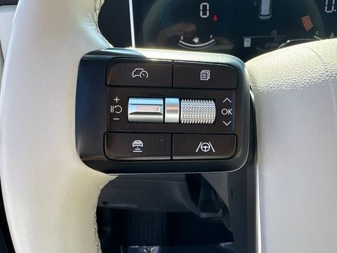 Certified 2025 Hyundai Santa Fe SEL FWD image 18