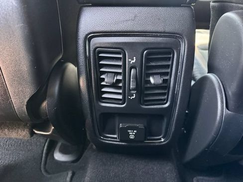 Used 2021 Jeep Grand Cherokee Laredo X AWD/4WD image 27