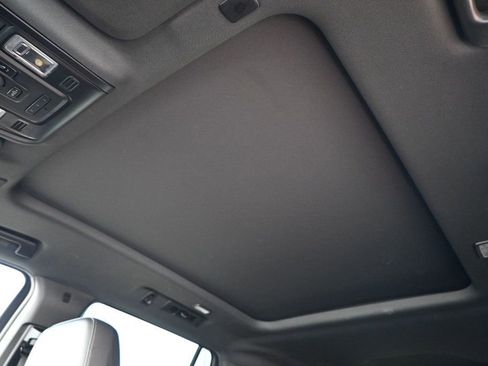 Used 2021 Chevrolet Tahoe Z71 w/ Z71 Signature Package image 24