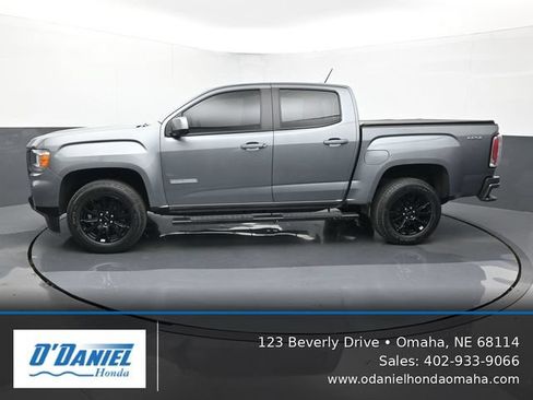 Used 2022 GMC Canyon Elevation w/ Elevation Premium Package AWD/4WD image 2