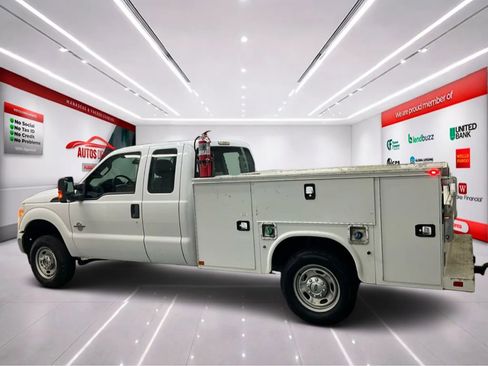 Used 2015 Ford F250 XL w/ Power Equipment Group AWD/4WD image 4
