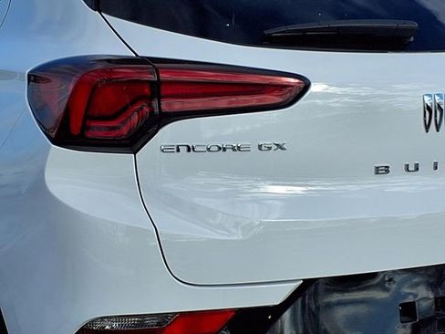 Used 2024 Buick Encore GX Sport Touring image 21