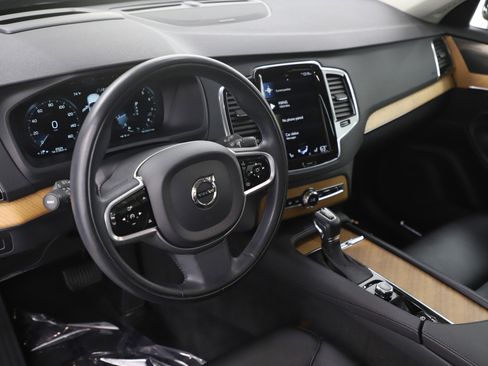 Used 2022 Volvo XC90 T6 Momentum w/ Advanced Package image 23