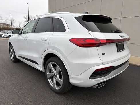 Certified 2025 Audi Q5 Prestige image 3