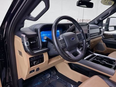 Used 2023 Ford F250 Lariat image 9