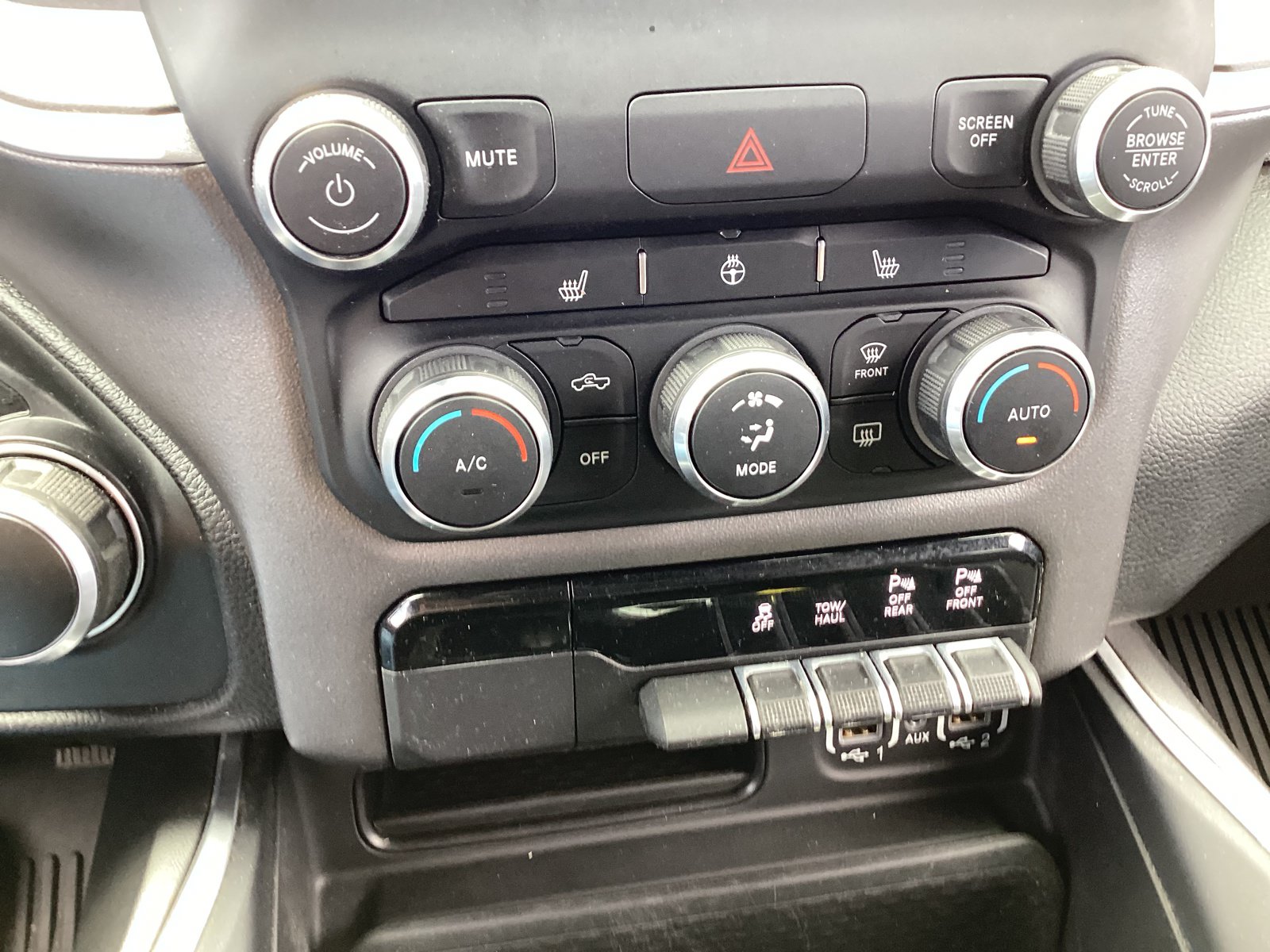 Used 2022 RAM 1500 Big Horn AWD/4WD image 18