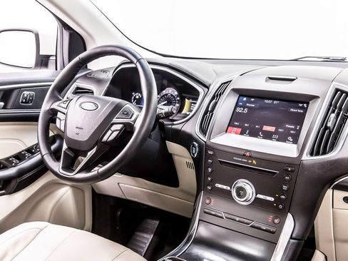Used 2019 Ford Edge Titanium FWD image 20