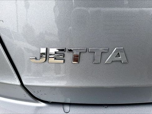 Used 2021 Volkswagen Jetta SE image 7