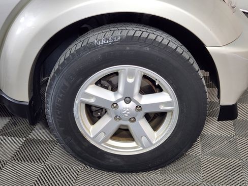 Used 2009 Dodge Nitro SE image 9