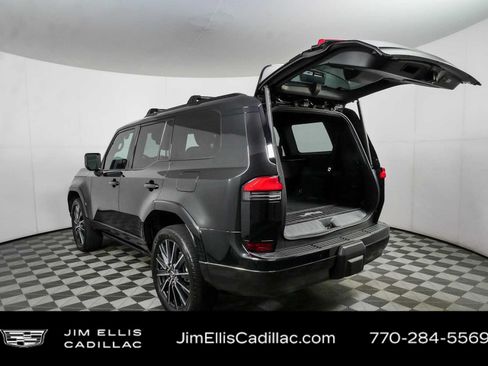 Used 2024 Lexus GX 550 w/ Accessory Package (2T) AWD/4WD image 34