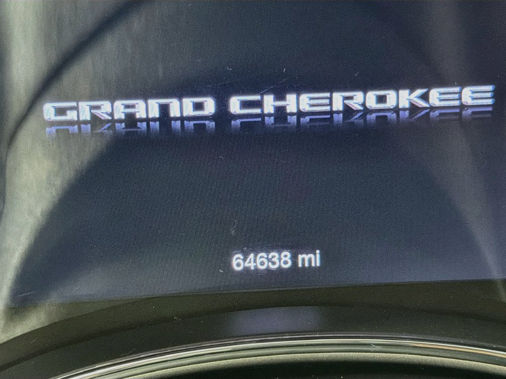Used 2021 Jeep Grand Cherokee Laredo X AWD/4WD image 12