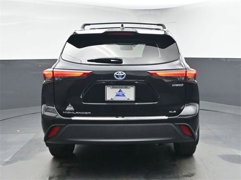 Used 2023 Toyota Highlander Bronze Edition image 7