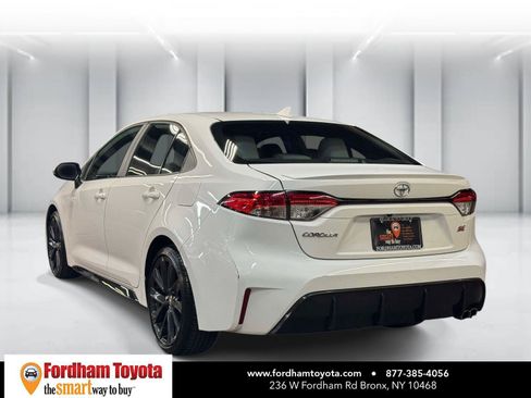 Used 2024 Toyota Corolla SE w/ SE Premium Package FWD image 5