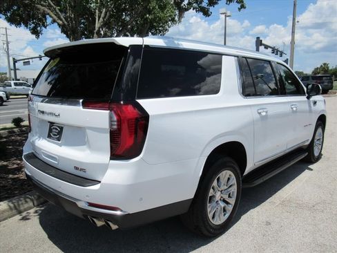 Used 2025 GMC Yukon XL Denali RWD image 6