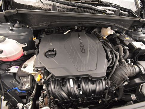 Used 2024 Kia Sportage LX image 16