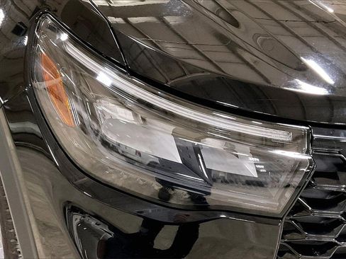 Certified 2025 Ford Explorer ST-Line w/ ST-Line Street Pack image 27