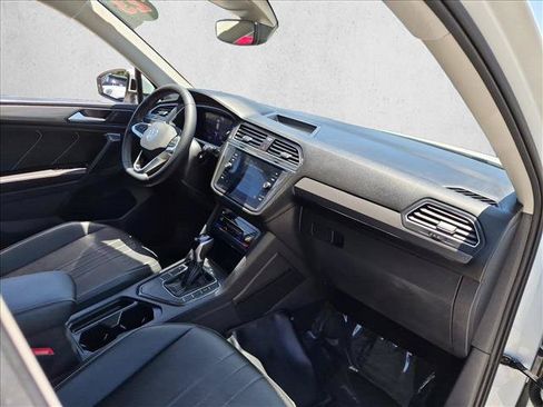 Used 2023 Volkswagen Tiguan SE FWD image 22
