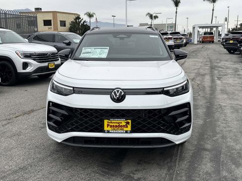 New 2026 Volkswagen Tiguan SE R-Line FWD image 2