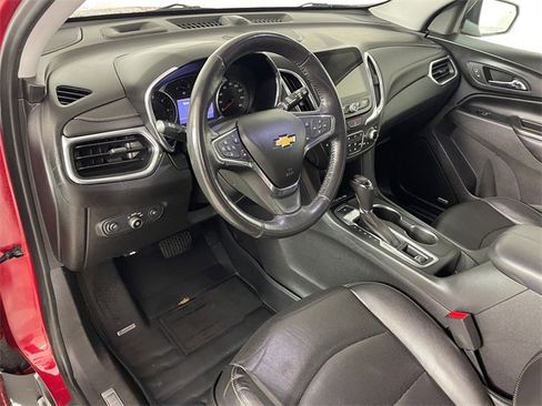 Used 2019 Chevrolet Equinox Premier image 3