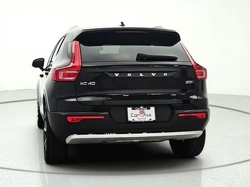 Used 2024 Volvo XC40 B5 Plus AWD/4WD image 5