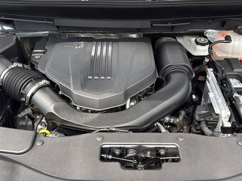 Used 2024 Chevrolet Traverse LT w/ Enhanced Driving Package FWD image 18