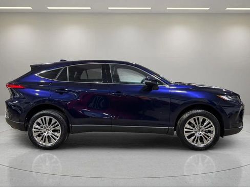 Used 2024 Toyota Venza Limited AWD/4WD image 2