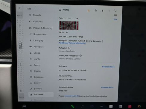 Used 2022 Tesla Model X Plaid image 29