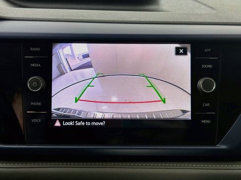 Used 2024 Volkswagen Taos SE AWD/4WD image 13
