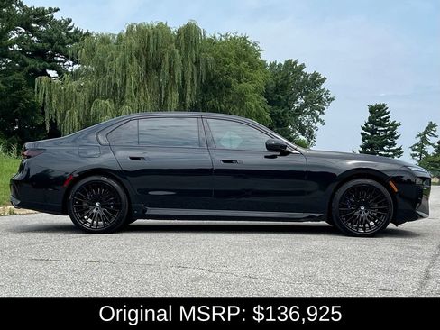 Used 2025 BMW 760i xDrive w/ Executive Package AWD/4WD image 9