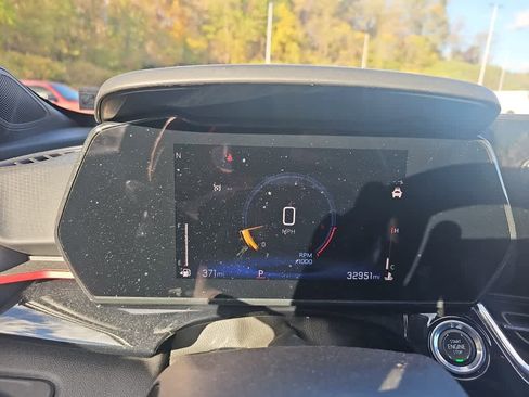 Used 2024 Chevrolet Trax RS image 4