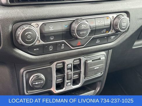 Used 2025 Jeep Wrangler Unlimited Sport AWD/4WD image 17