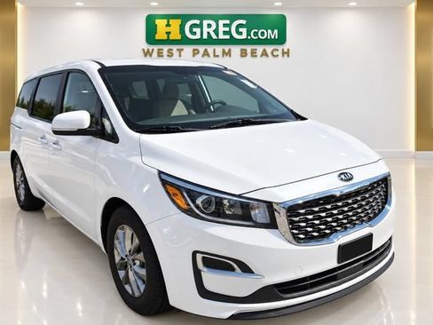 Used 2019 Kia Sedona LX FWD image 4