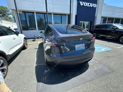 Used 2021 Tesla Model Y Long Range AWD/4WD image 5