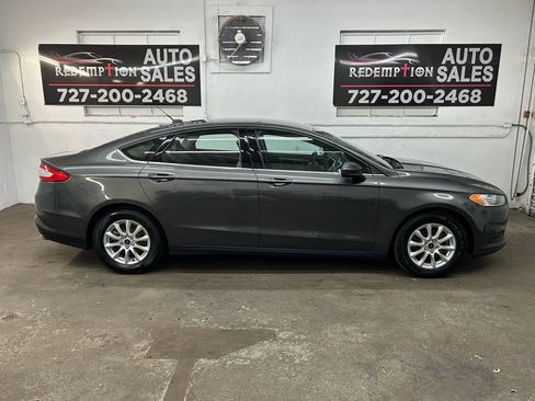 Used 2015 Ford Fusion S image 2