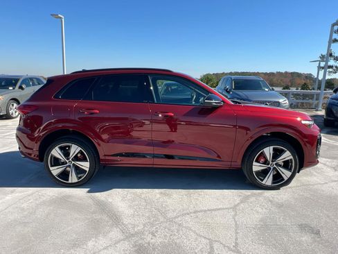 New 2025 Audi SQ5 Prestige image 4