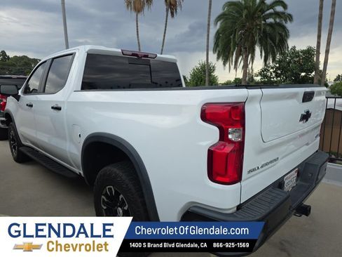 Used 2023 Chevrolet Silverado 1500 ZR2 w/ Technology Package AWD/4WD image 3