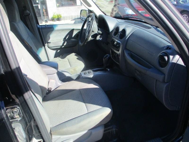 Used 2005 Jeep Liberty Renegade AWD/4WD image 6