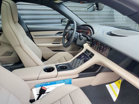 Certified 2025 Porsche Taycan image 18