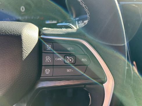 Used 2025 Jeep Grand Cherokee L Laredo w/ Luxury Tech Group I image 35