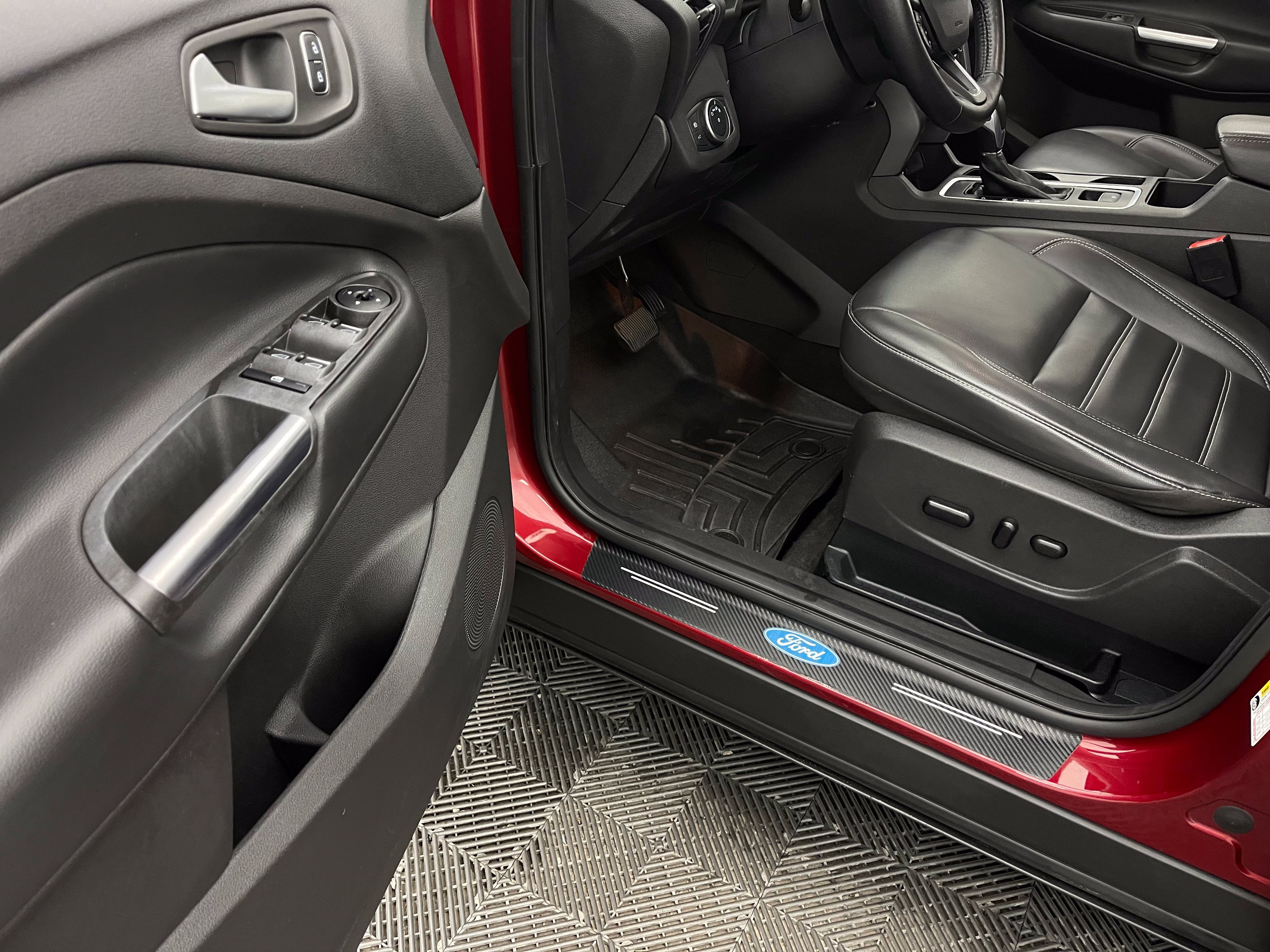 Used 2019 Ford Escape SEL AWD/4WD image 16