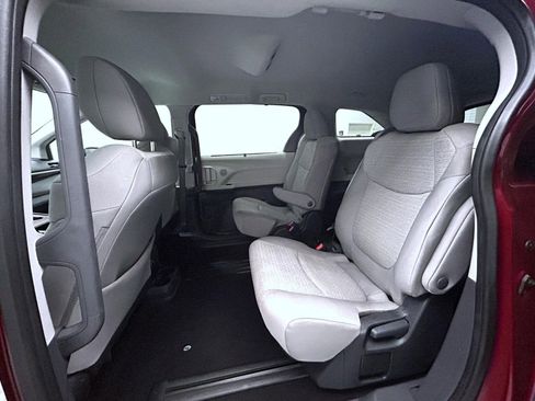 Used 2024 Toyota Sienna LE image 20
