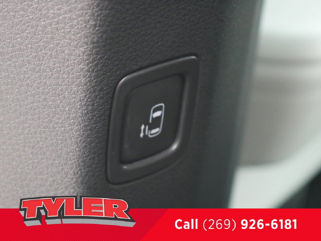Used 2024 Kia Carnival EX FWD image 41